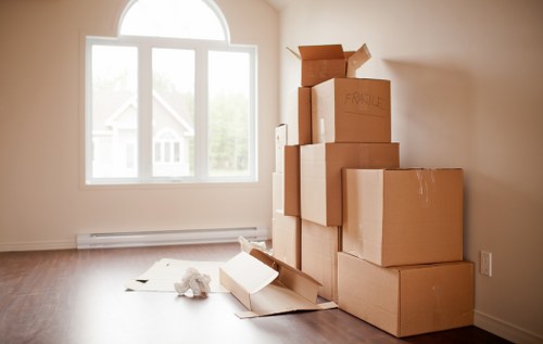 Safe and organised packing services in Kenley for fragile household items